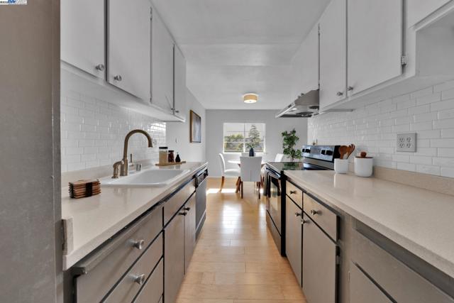 415 Cornell Ave, Albany CA: https://media.crmls.org/mediaz/ea888d3e-97a6-443a-acbe-bbb531e52979.jpg