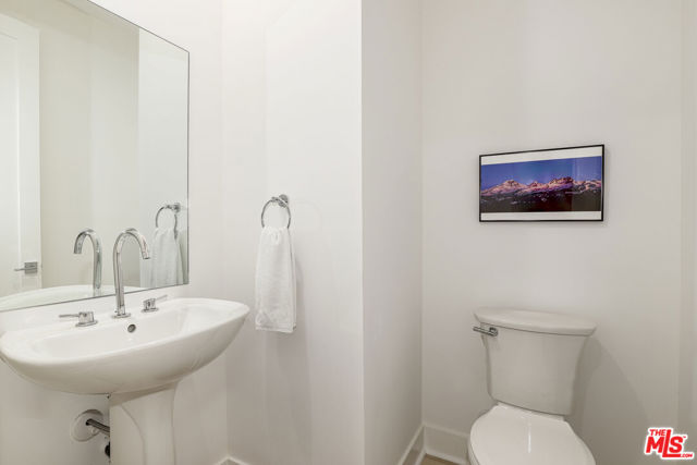 1741 S S Marvin Ave, Los Angeles CA: https://media.crmls.org/mediaz/ea88ad69-9332-42bb-a1ba-08388457caae.jpg
