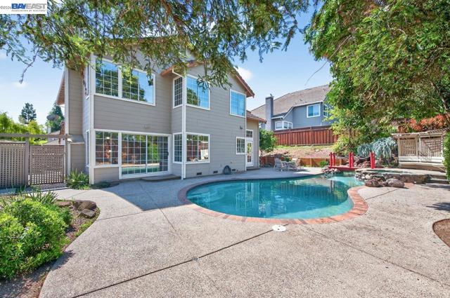 Image 6 of 46 For 579 Amberwood Way