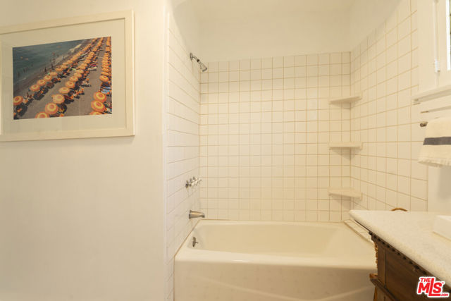 3010 11th Avenue, Los Angeles CA: https://media.crmls.org/mediaz/ea891cdc-d2d1-4eed-b9ff-5e9e58d91c70.jpg
