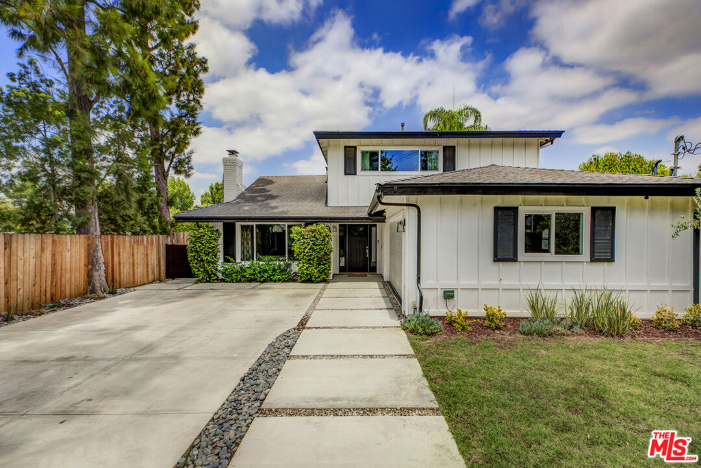 13123 Magnolia Boulevard
