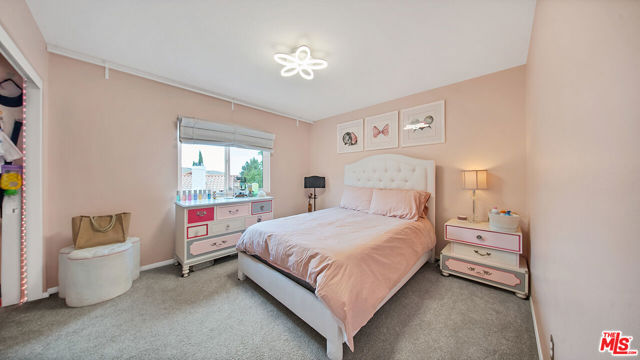 19638 Kilfinan Street, Porter Ranch CA: https://media.crmls.org/mediaz/ea8950bb-3e7d-428f-8e86-fd03088e71f2.jpg