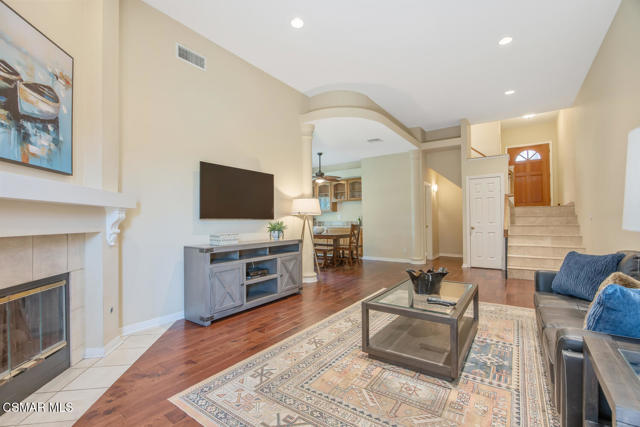 3109 E Hillcrest Drive, Westlake Village CA: https://media.crmls.org/mediaz/ea8a3a5b-c38d-49a2-b16e-7d3d619e8292.jpg