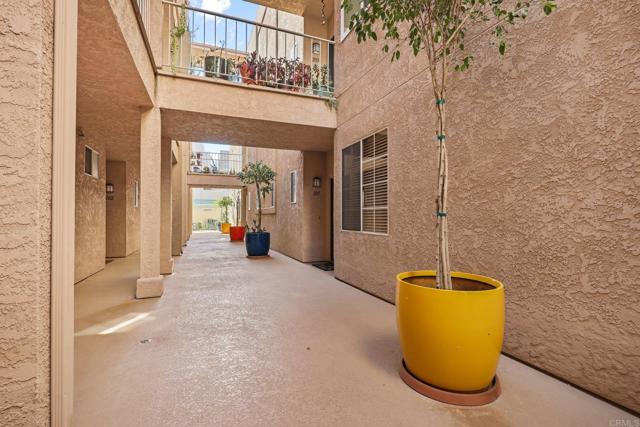 Detail Gallery Image 33 of 38 For 521 Arbor Dr #105,  San Diego,  CA 92103 - 2 Beds | 2/1 Baths