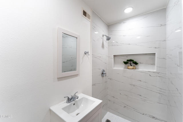 11225 Village 11, Camarillo CA: https://media.crmls.org/mediaz/ea8ae605-699c-476f-927b-3d8eb53be5aa.jpg