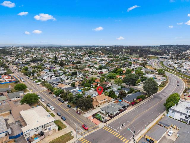 1142 S Ditmar St, Oceanside CA: https://media.crmls.org/mediaz/ea8ba6c4-0ee4-46d5-8dc6-e766211ecfdc.jpg