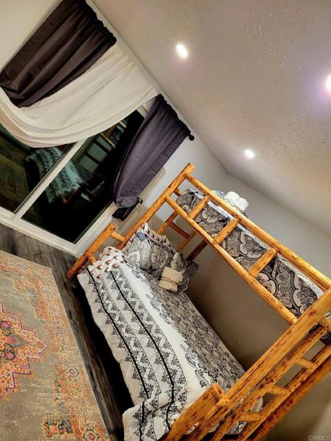 138 Leonard Lane, Sugarloaf CA: https://media.crmls.org/mediaz/ea8bb7c0-b460-4739-842f-37aa58a12701.jpg