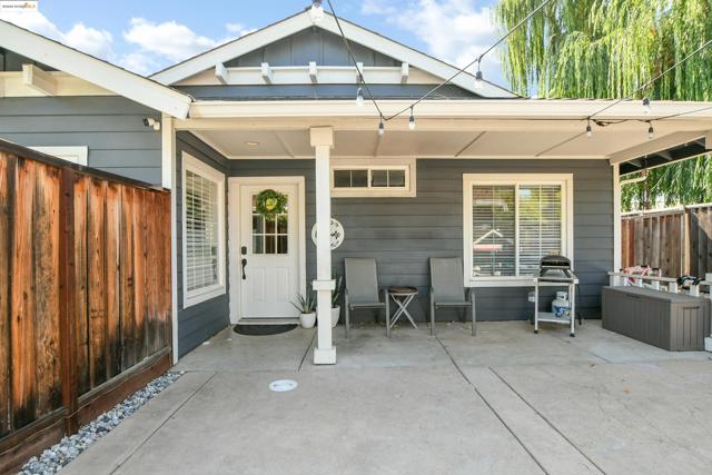 3061 Browning Ct, Brentwood CA: https://media.crmls.org/mediaz/ea8c80f2-06cd-4815-9d34-536ea7d360c0.jpg