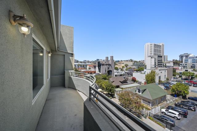 1501 India St, San Diego CA: https://media.crmls.org/mediaz/ea8cfa9e-dd9e-4caf-95ca-9e448f9bad15.jpg