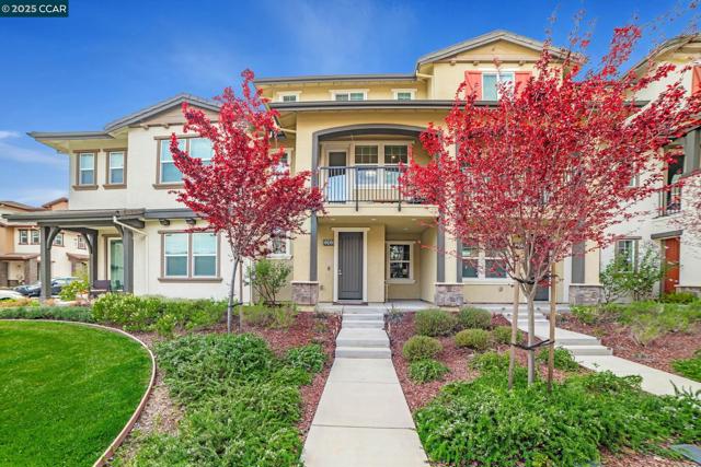 33103 Via Vicenza, San Ramon CA: https://media.crmls.org/mediaz/ea8d64ce-0acc-44bc-95e2-82a38e5af79c.jpg