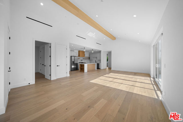 1688 N Sierra Bonita Avenue, Pasadena CA: https://media.crmls.org/mediaz/ea8dbda7-559f-45a7-96a0-e1e8061d9a80.jpg