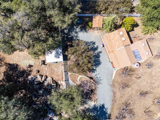 10499 Highway 79, Descanso CA: https://media.crmls.org/mediaz/ea8dc5a7-96ab-4d9b-88e4-c1c76d3292b1.jpg