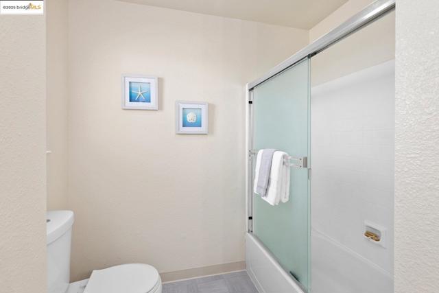 15388 Heron Dr, San Leandro CA: https://media.crmls.org/mediaz/ea8e8233-0ee8-4229-9117-9dcc75aef0d3.jpg
