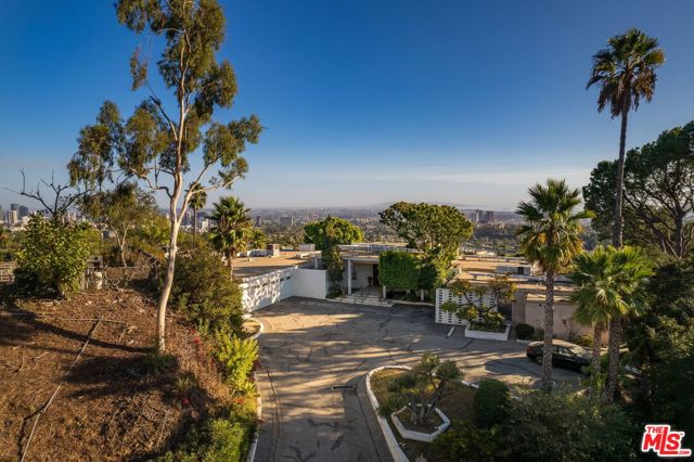 780 Linda Flora Drive, Los Angeles, California 90049, 4 Bedrooms Bedrooms, ,6 BathroomsBathrooms,Single Family Residence,For Sale,Linda Flora,24446429