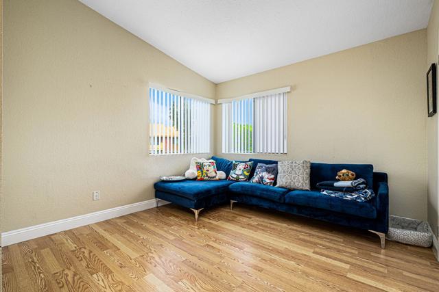 Image 22 of 35 For 78650 Avenue 42  102