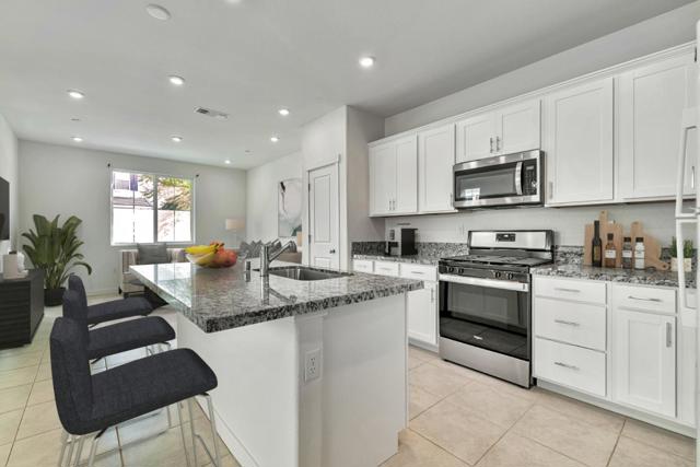 182 E Mcclintock Lane, Mountain House CA: https://media.crmls.org/mediaz/ea8fc0fa-31d0-4296-b777-f7e157a9f87b.jpg