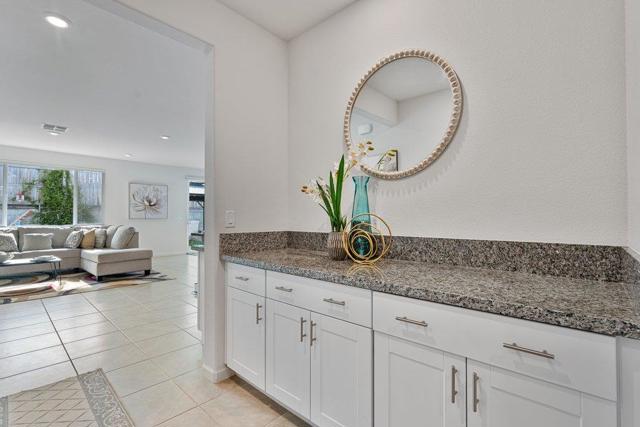 2111 Rosewood Drive, Hollister CA: https://media.crmls.org/mediaz/ea8fc5f8-bdf9-4528-8450-4778d4011b6f.jpg