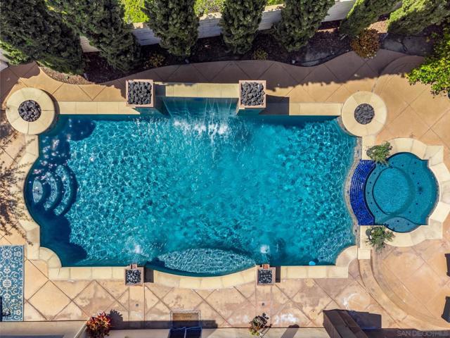 278 Avenida Loretta, Chula Vista CA: https://media.crmls.org/mediaz/ea8fdade-68b1-42e6-b56d-ead06508a87c.jpg