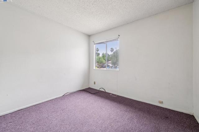 220 PEMBROKE DRIVE, Vallejo CA: https://media.crmls.org/mediaz/ea9165d7-f360-45da-818a-452bc85319c5.jpg