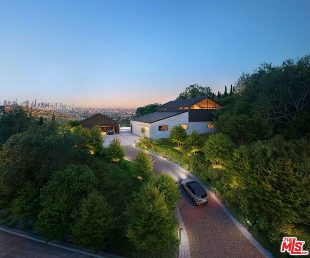 3775 Amesbury Road, Los Angeles CA: https://media.crmls.org/mediaz/ea9195d8-ce37-4c0f-9668-57d4351e476c.jpg