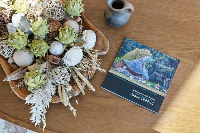 10027 Tall Oak Drive, Escondido CA: https://media.crmls.org/mediaz/ea91d07d-9e7b-4600-94b8-5407b676c346.jpg