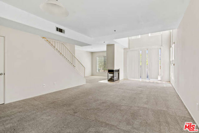 10790 Rose Avenue, Los Angeles CA: https://media.crmls.org/mediaz/ea9265f4-6a30-496a-a9ab-cf7f47c0639f.jpg