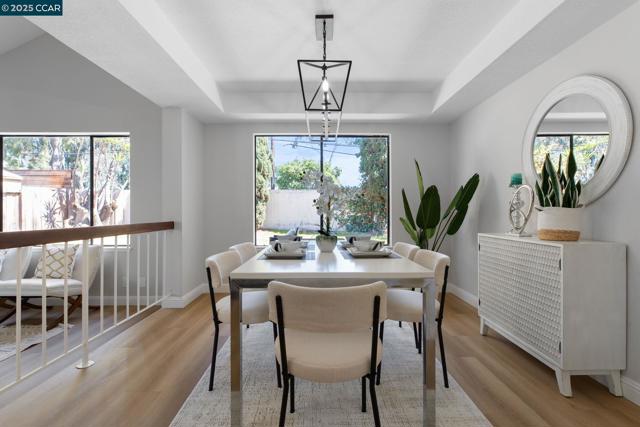 4360 Peregrine Way, Fremont CA: https://media.crmls.org/mediaz/ea9363b4-63c3-415f-813b-25b9d7ac5fa0.jpg