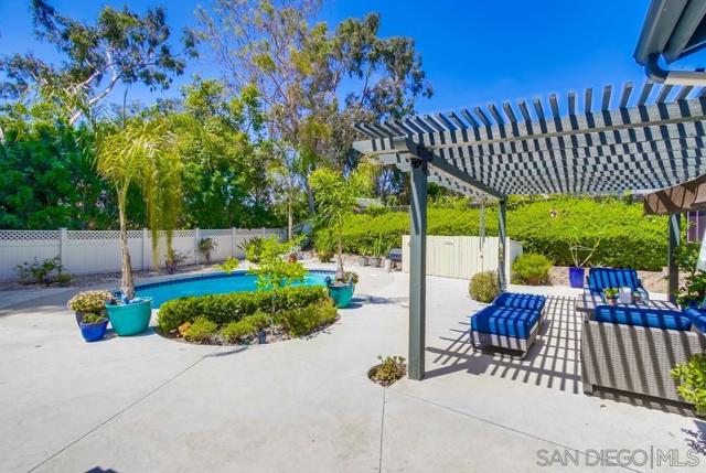 10518 Gabacho Dr, San Diego CA: https://media.crmls.org/mediaz/ea937e98-ae82-42c7-bb05-9d0c0ff74793.jpg