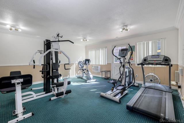 3557 Kenora Drive, Spring Valley CA: https://media.crmls.org/mediaz/ea93809d-d683-4179-8a97-5547c3a7075c.jpg