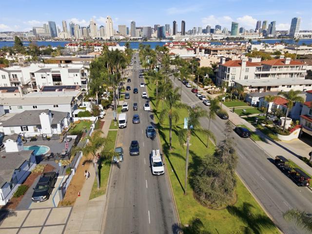 248 Orange Avenue, Coronado CA: https://media.crmls.org/mediaz/ea938f6b-0752-4486-8e7c-902100842bef.jpg