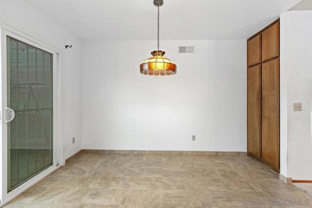 10497 Moorpark St, Spring Valley CA: https://media.crmls.org/mediaz/ea939fda-d509-40ba-aa67-b60f87e18acc.jpg
