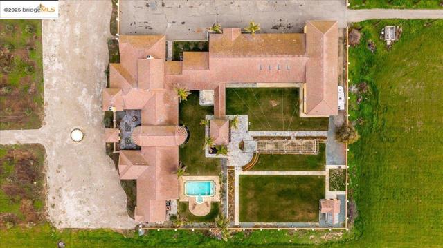 3600 Byer Rd, Byron CA: https://media.crmls.org/mediaz/ea93e192-be2b-487a-84e4-1f2734a9e6ce.jpg