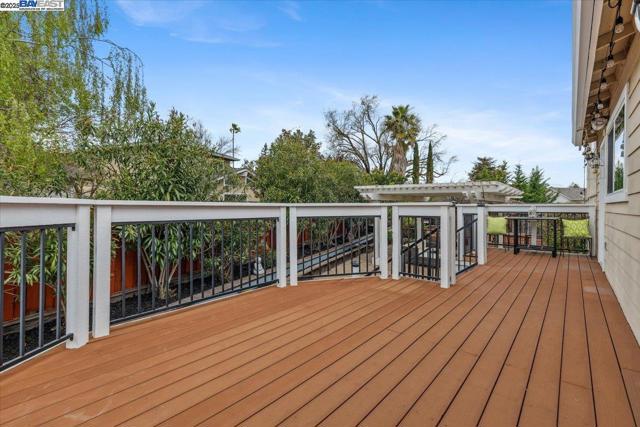 297 Ludlow Pl, San Ramon CA: https://media.crmls.org/mediaz/ea93f773-250a-498e-bee5-2e35fc8a3860.jpg