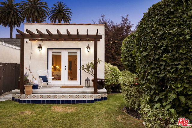 2907 Potomac Avenue, Los Angeles CA: https://media.crmls.org/mediaz/ea940fd1-2c36-4b3b-8bd8-8f0a744215fb.jpg