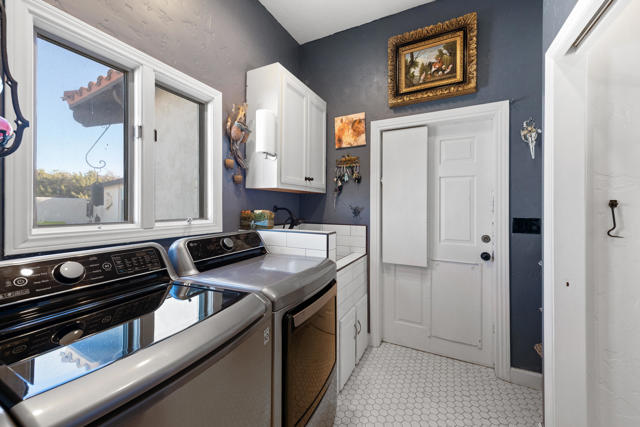 Image 36 of 62 For 56375 Bighorn Drive