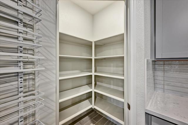701 Pahl Court, Lincoln CA: https://media.crmls.org/mediaz/ea9477fb-e424-40ff-97aa-489dcc4a3c06.jpg