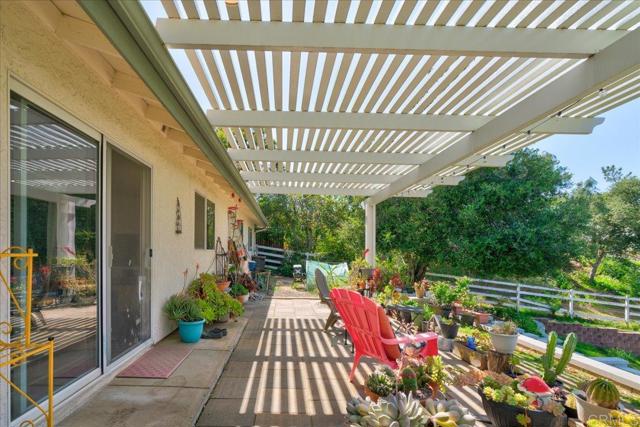 15720 Zeigler Court, Ramona CA: https://media.crmls.org/mediaz/ea94e835-a2e2-4f7b-9f22-7155ba698647.jpg