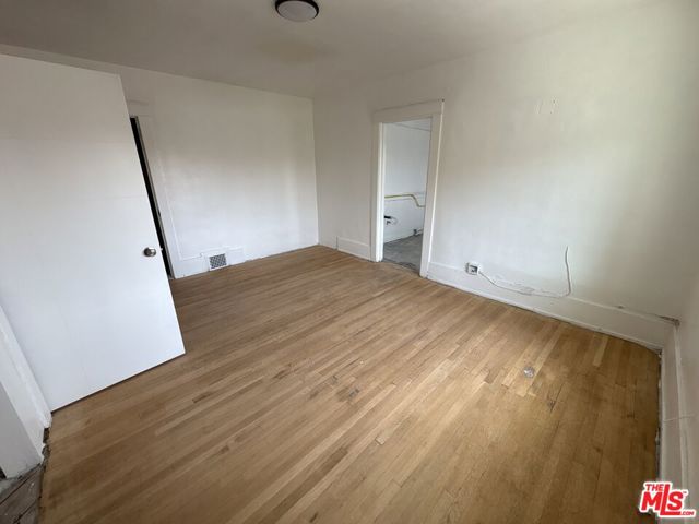 2320 W 25th Street, Los Angeles CA: https://media.crmls.org/mediaz/ea94f7ac-8f83-4d68-a509-ecb609a4998b.jpg