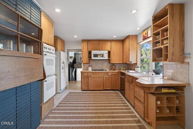 Detail Gallery Image 15 of 59 For 335 Encino Dr, Oak View,  CA 93022 - 4 Beds | 3 Baths