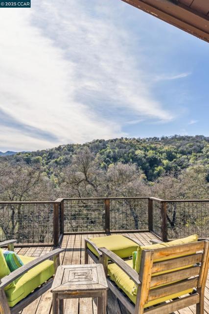2160 Ridgewood Rd, Alamo CA: https://media.crmls.org/mediaz/ea95a0c3-c8dc-419b-be03-e273849738fe.jpg