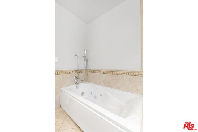 2230 W 30th Street, Los Angeles CA: https://media.crmls.org/mediaz/ea9612f1-0e29-4681-aa7b-2cd9f9ee822c.jpg