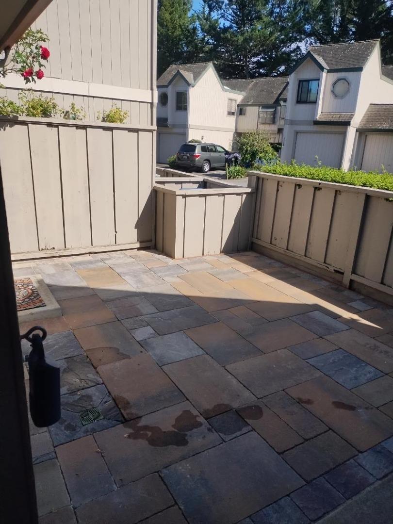 https://media.crmls.org/mediaz/ea962814-9a05-44ee-bc0b-7538d5640c96.jpg?preset=X-Large
