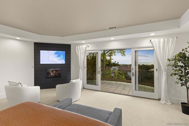5787 Bellevue Ave, La Jolla CA: https://media.crmls.org/mediaz/ea96c4be-ccb7-42ed-b69c-96113e444576.jpg