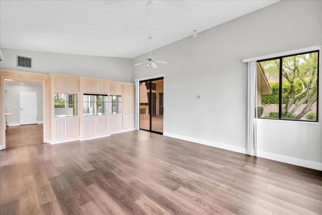 45 Lincoln Place, Rancho Mirage CA: https://media.crmls.org/mediaz/ea9707a8-378c-4cf0-8efb-0d090a45b424.jpg
