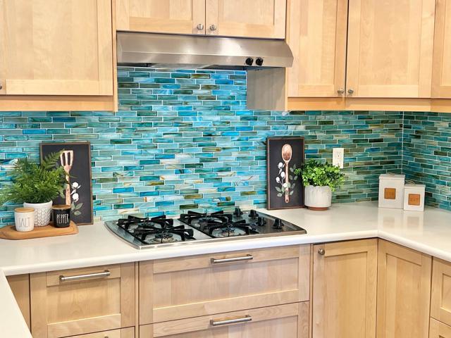 438 Portofino Drive, San Carlos CA: https://media.crmls.org/mediaz/ea971540-f3e1-43b5-ad36-3d06f32f657d.jpg
