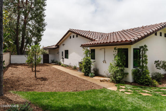 1207 Westridge Drive, Ventura CA: https://media.crmls.org/mediaz/ea971606-28d7-4cb3-a0a1-a797a976068f.jpg