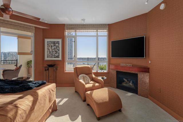 700 W Harbor Dr, San Diego CA: https://media.crmls.org/mediaz/ea98c635-c7b5-497d-a531-216137271fc9.jpg