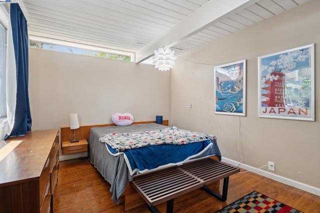 3767 Gainsborough Dr, Concord CA: https://media.crmls.org/mediaz/ea98d974-181a-4634-8017-5cdcd0fdb409.jpg