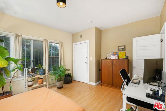 827 Lucile Avenue, Los Angeles CA: https://media.crmls.org/mediaz/ea990582-aee7-4051-9771-ae9fa37426a4.jpg