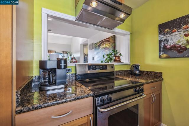 5 Embarcadero, Oakland, California 94607, 2 Bedrooms Bedrooms, ,2 BathroomsBathrooms,Condominium,For Sale,Embarcadero,41069299